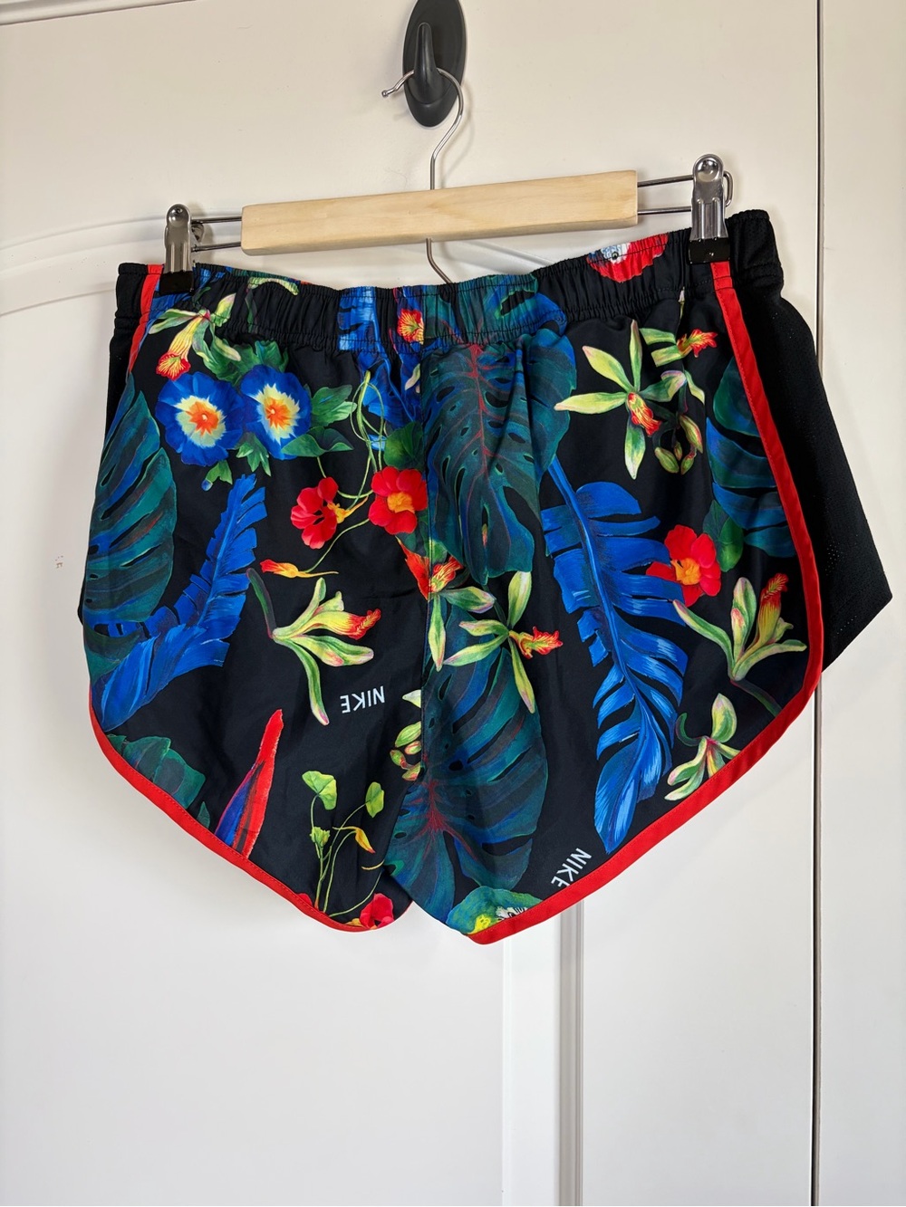 Nike Dri-Fit Tempo Tropical Plant Floral Peacock Athletic Running Shorts Black - Picture 2 of 8